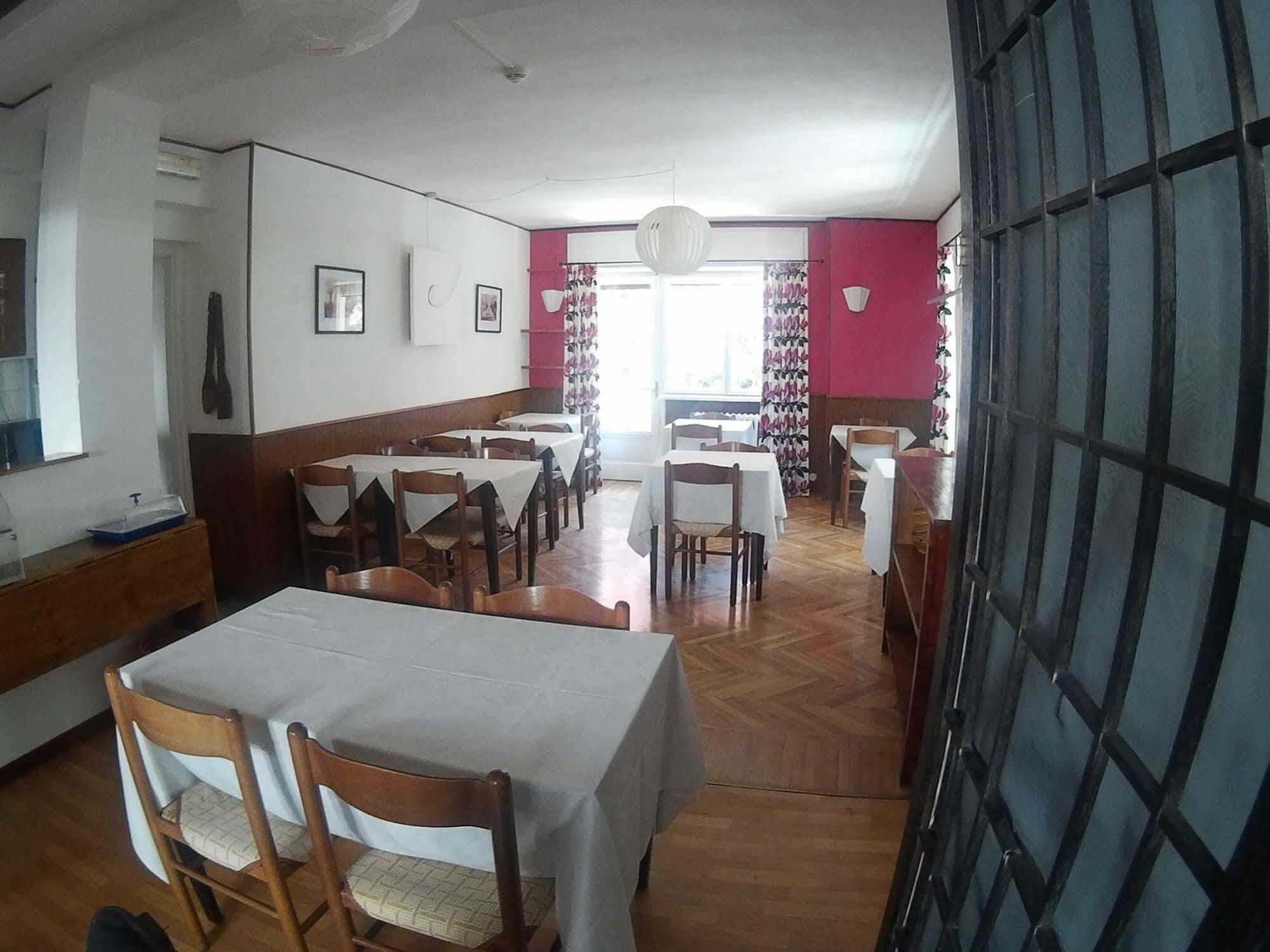 Pensione Bianca Bed & Breakfast *